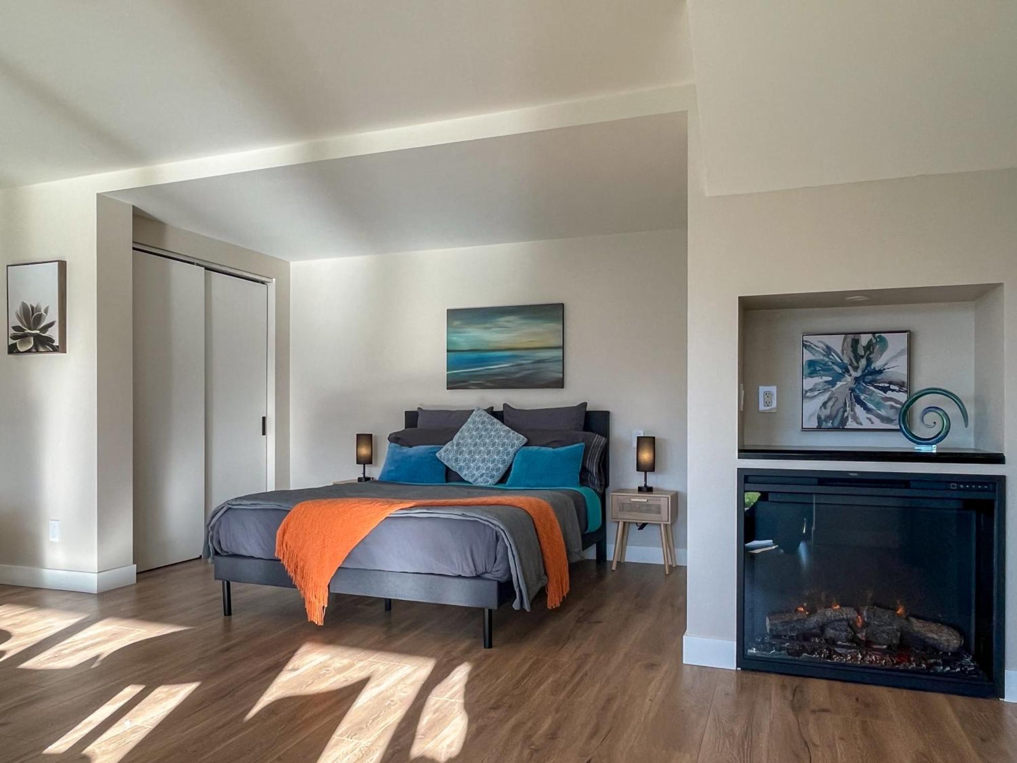 Kelowfornia Lakeview Retreat Kelowna Room photo