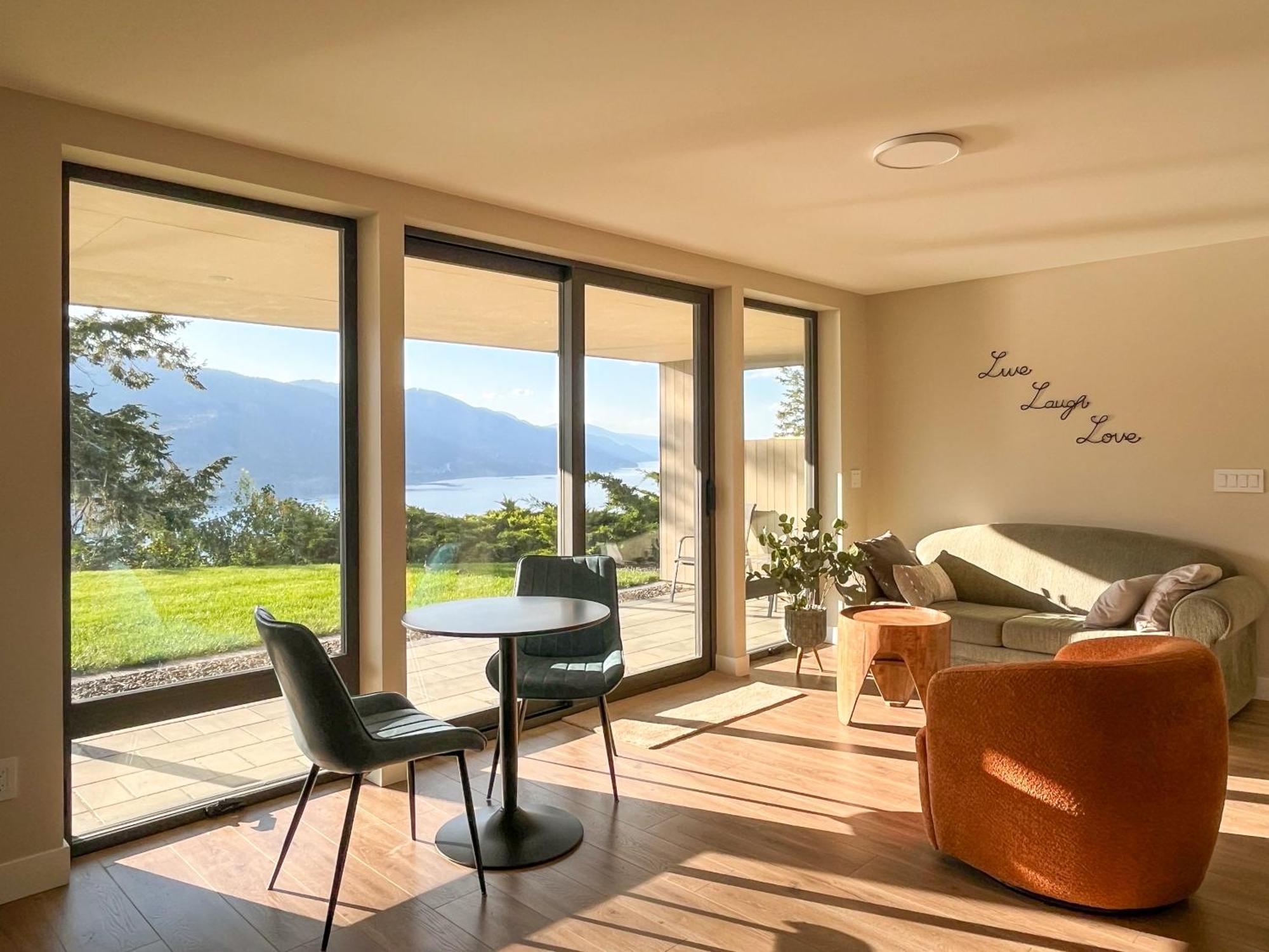 Kelowfornia Lakeview Retreat Kelowna Exterior photo