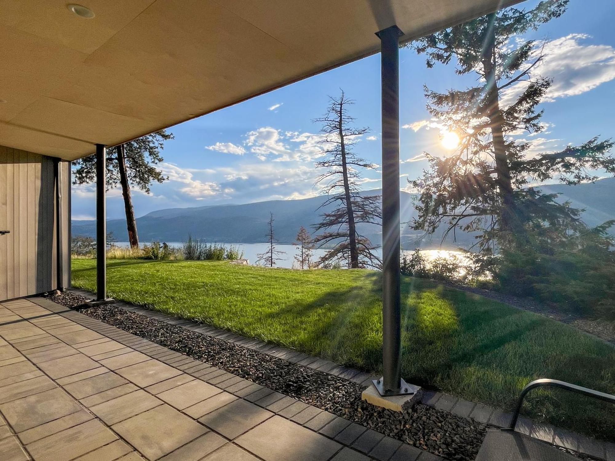 Kelowfornia Lakeview Retreat Kelowna Room photo